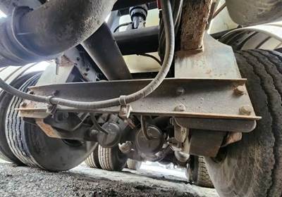 Watson & Chalin AL-220101-LP-8 Tag / Pusher Axle for a 2002 International F-2674 SBA