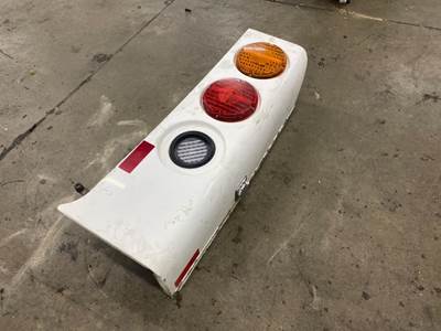 (Used) Corner Pillar Tail Light- Side: Passenger Side, Part Number: