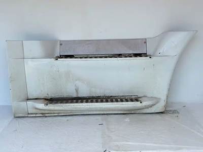 Freightliner Cascadia 125 Right Tank Fairing