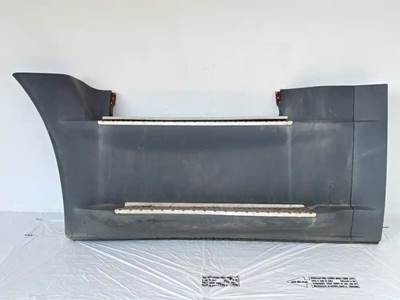 Freightliner Cascadia 125 Left Tank Fairing