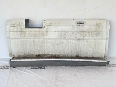 Freightliner Cascadia 125 Left Tank Fairing