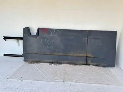 Freightliner Cascadia 125 Left Tank Fairing