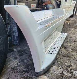 Freightliner Cascadia 125 Left Tank Fairing