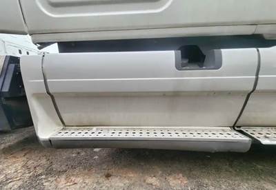 Freightliner Cascadia 125 Right Tank Fairing