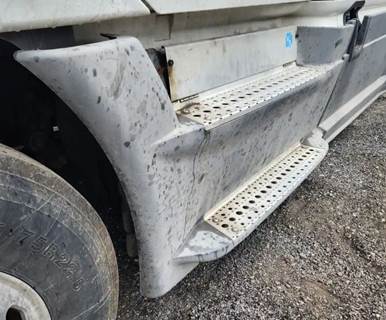 Freightliner Cascadia 125 Left Tank Fairing