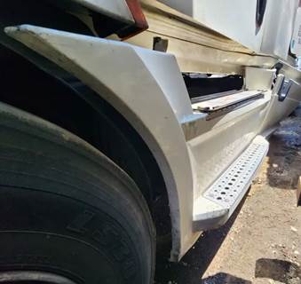 Freightliner Cascadia 126 Left Tank Fairing