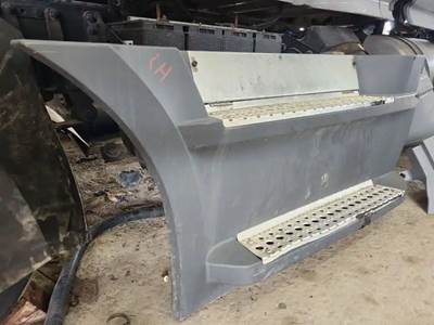 Freightliner Cascadia 126 Left Tank Fairing