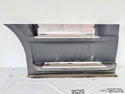 Freightliner Cascadia 126 Left Tank Fairing