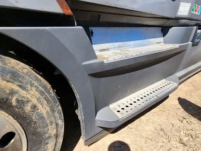 Freightliner Cascadia 126 Left Tank Fairing