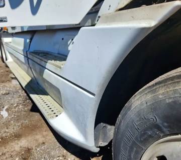 Freightliner Columbia 120 Right Tank Fairing