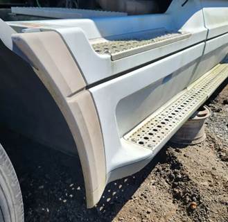 Freightliner Columbia 120 Right Tank Fairing