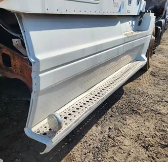 Freightliner Columbia 120 Right Tank Fairing