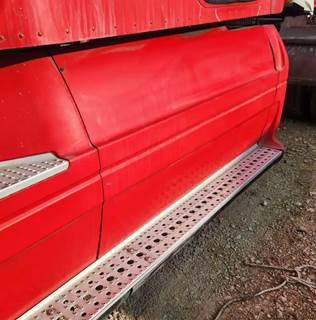 Freightliner Columbia 120 Left Tank Fairing