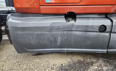 International LT625 Right Tank Fairing