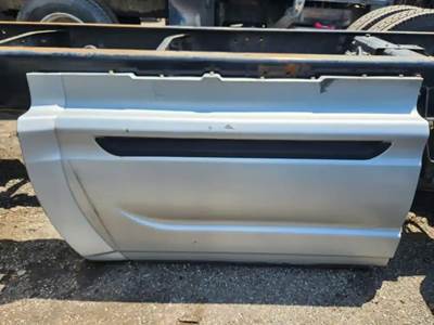 International ProStar Right Tank Fairing