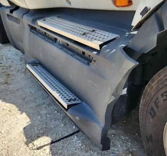 International ProStar Right Tank Fairing
