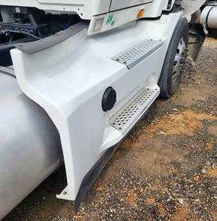 International RH613 Right Tank Fairing