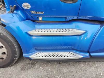 Kenworth T680 Left Tank Fairing