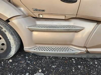 Kenworth T680 Left Tank Fairing