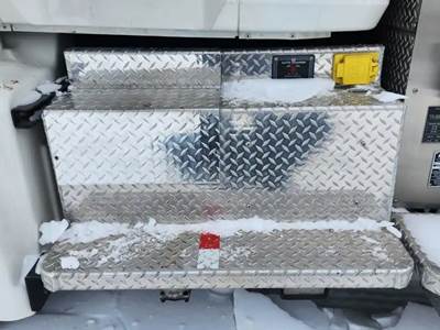 Mack Granite GU813 Left Tank Fairing for a 2008 Mack GU813