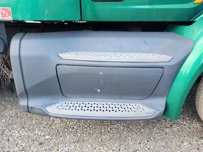 Peterbilt 579 Right Tank Fairing