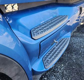 Peterbilt 579 Left Tank Fairing