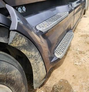 Peterbilt 579 Left Tank Fairing