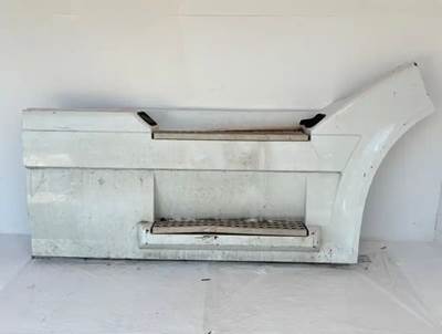 Volvo VNL Right Tank Fairing