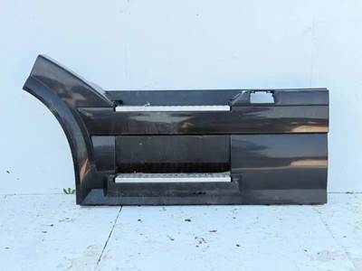 Volvo VNL Left Tank Fairing