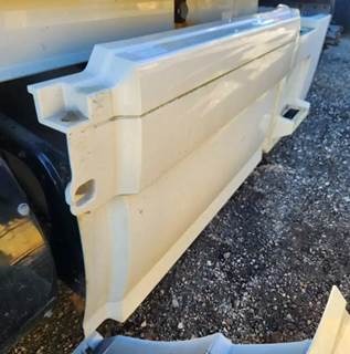 Volvo VNL Left Tank Fairing