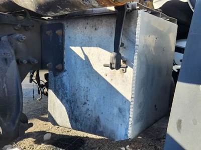 Freightliner Cascadia 125 Tool Box