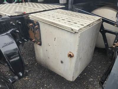 Freightliner Cascadia 125 Tool Box