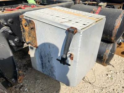 Freightliner Cascadia 125 Tool Box