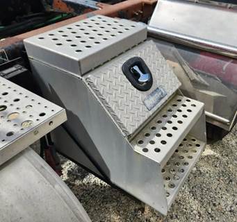 Freightliner Columbia 112 Tool Box