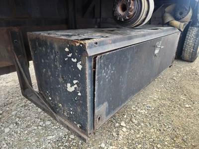 International 4400 Tool Box