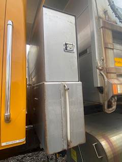 International 7400 Tool Box