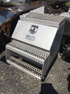 International 9200i Tool Box