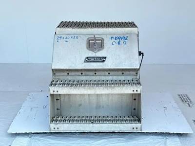 Kenworth T680 Tool Box