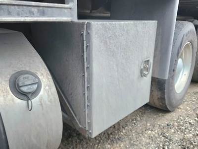 Peterbilt 389 Tool Box