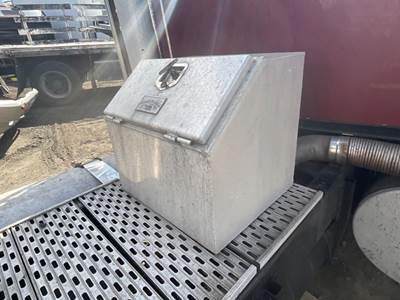 Western Star 4900FA Tool Box for a 2008 Western Star 4900 FA