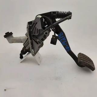 Eaton-Fuller FRO15210C Transmission Part for a 2013 Freightliner Cascadia 125