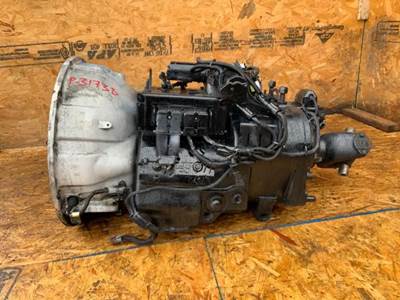 Eaton-Fuller FM15E310B LAS Transmission for a 2013 Freightliner Cascadia 125
