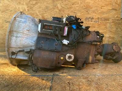 Eaton-Fuller FOM-15E310C Transmission for a 2014 Freightliner Cascadia 132