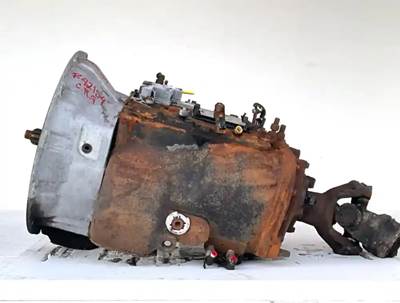 Eaton-Fuller FR016210C Transmission for a 2014 Freightliner Cascadia 125