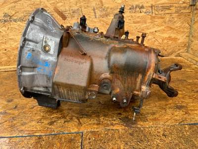 Eaton-Fuller FR15210B Transmission for a 2009 Freightliner Cascadia 125