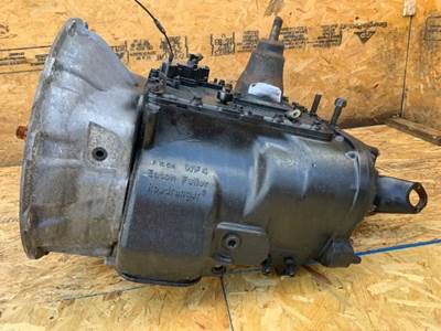 Eaton-Fuller FRM-15210B Transmission for a 2012 Freightliner Cascadia 125
