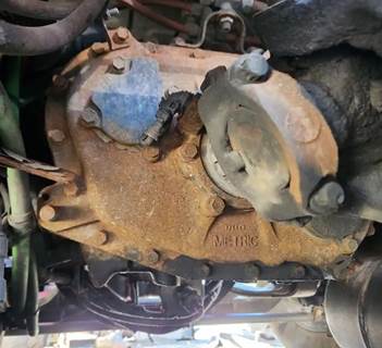 Eaton-Fuller FRM-15210B Transmission for a 2015 Freightliner Cascadia 113