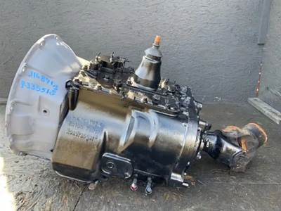 Eaton-Fuller FRO-14210C Transmission for a 2015 Freightliner Cascadia 125