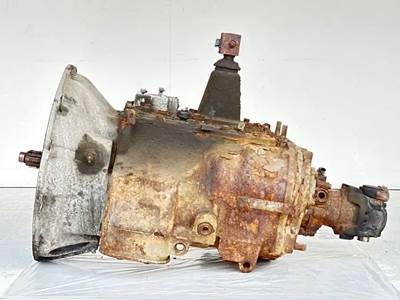 Eaton-Fuller FRO-14210C Transmission for a 2006 Volvo VNM