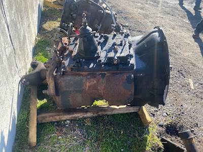 Eaton-Fuller FRO16210C Transmission for a 2009 Freightliner Cascadia 125
